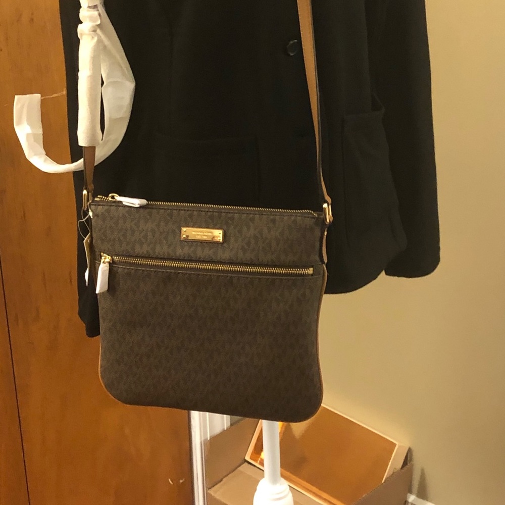 NWT Michael Michael Kors jet set crossbody